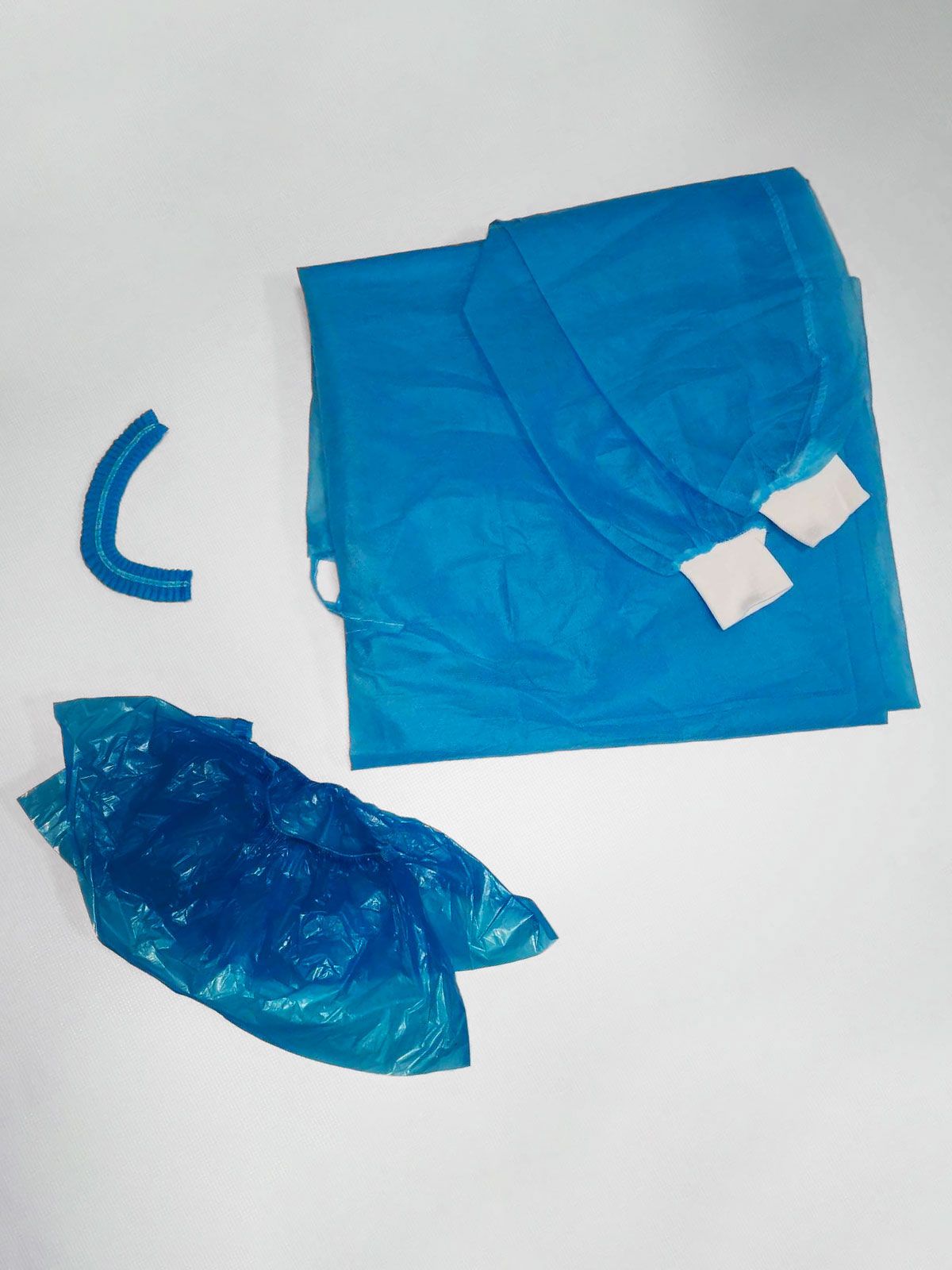 Immagine Kit camice classe I TNT + cuffia + calzari cert.CE